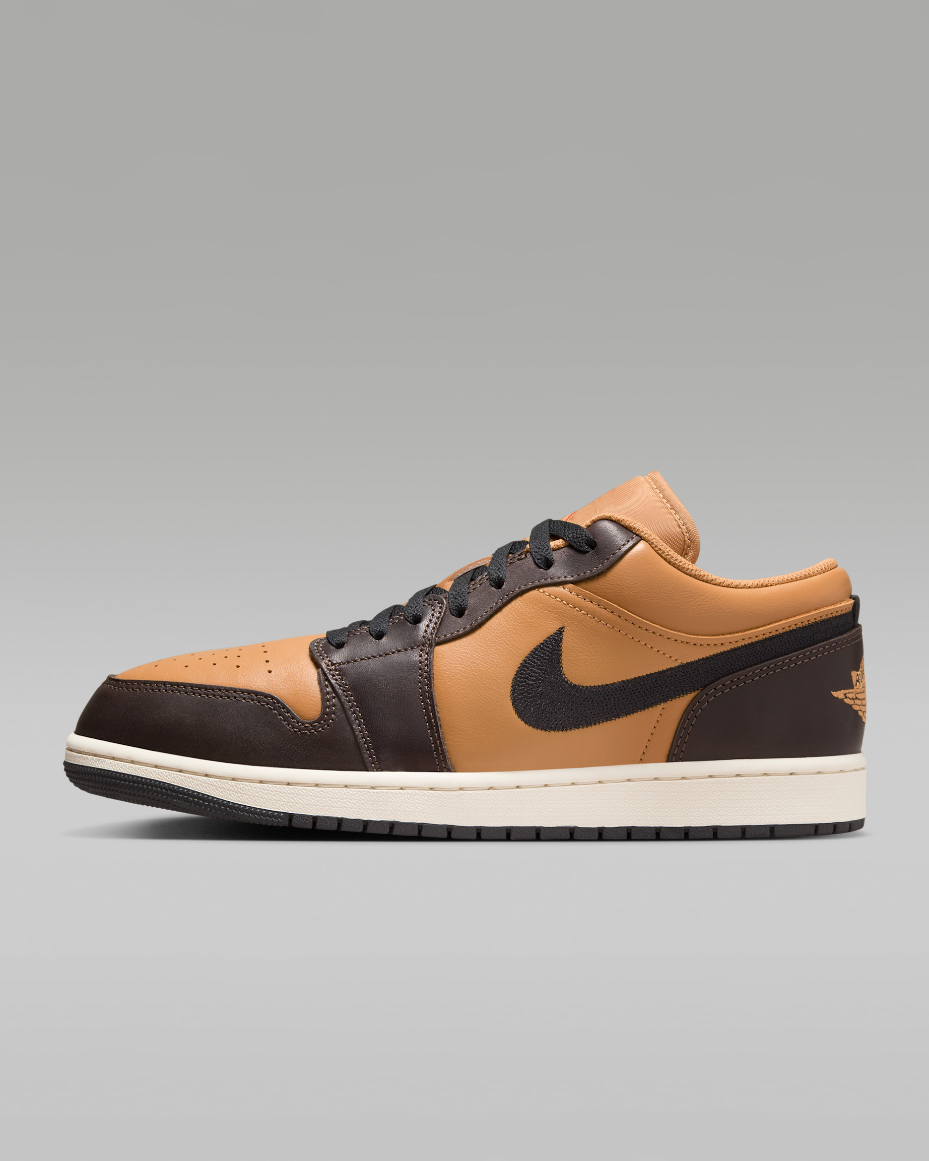 シューズ(男性用) AIR JORDAN 1 LOW SE Air Jordan 1 Low SE Men's Shoes. Nike JP